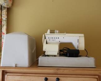 Singer sewing machine in working condition