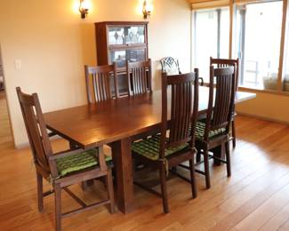 Quality David Smith & Co wood rectangular dining table and 6 chairs set in a contemporary mid-century style. Very good condition. 