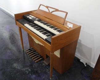 Lowrey Organ $100