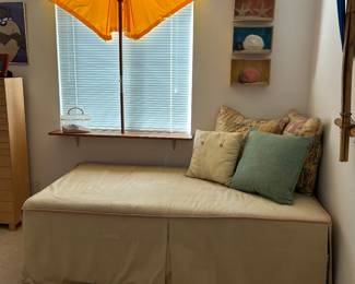 Day bed and high end bedding.