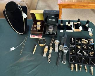 Men’s jewelry. Gold, silver, diamond and gemstone.