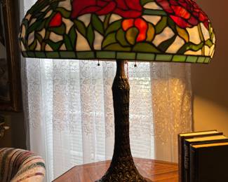 Heavy reproduction Tiffany style table lamp