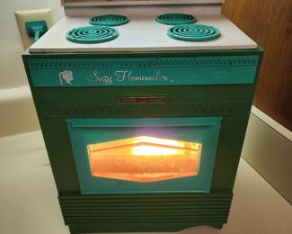 Vintage Suzy Homemaker Oven