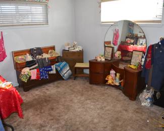 Begin Back Bedroom Close Up Photos