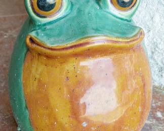 Ceramic patio frog