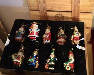Sets of figural Christmas ornaments 