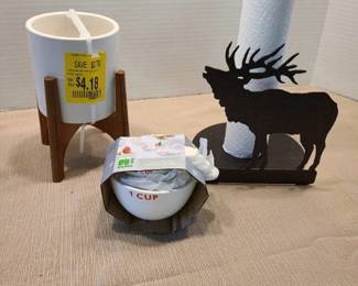 Moose paper towel holder, cream pot with stand, ceramic measuring cups