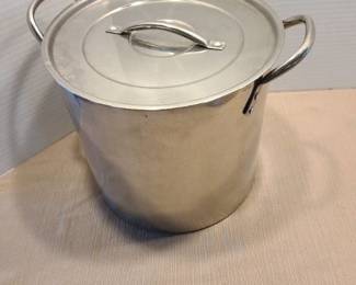 Food Network 16 qt. stockpot (no lid) and a slightly smaller stockpot with lid