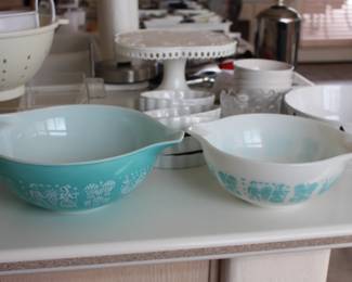 Pyrex Amish Butterprint cinderella bowls