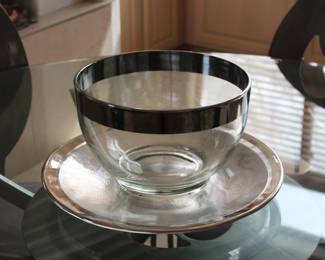 Dorothy Thorpe Mcm punch bowl - platter underneath