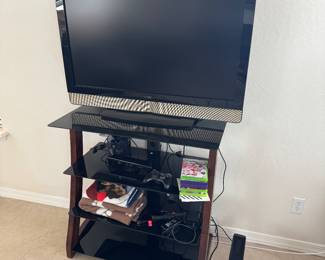 Xbox 360 with controller, some games for sale