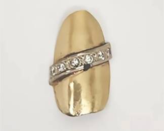 Lot 028  
Fingernail White and Yellow14K Gold with Six (6) Accent Diamonds