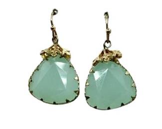 Lot 075   
Gold Tone and Chalcedon Drop Earrings