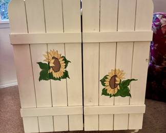 Wood sunflower cabinet