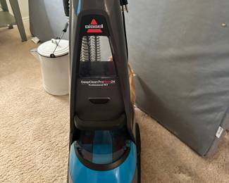 Bissell Deep Clean Pro Heat2x Professional Pet Carpet cleaner
