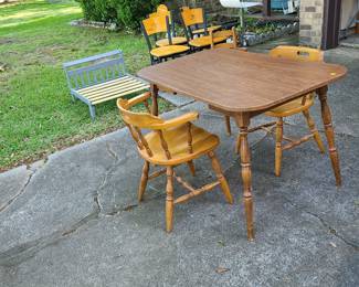 Small Dining Table w 3 chairs