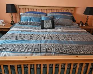 Broyhill King Bed and End tables