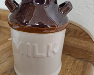 Stoneware milk container 