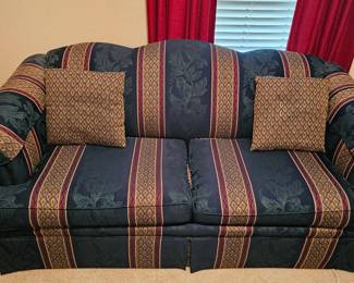 A pull out bed/couch