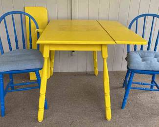 Vintage Fixer Upper Colorful Drop Leaf Table And Chairs 