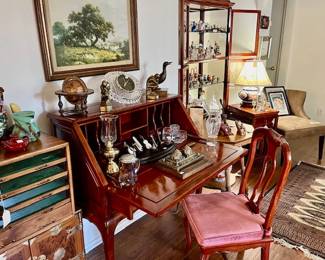 Pacific & American Furniture