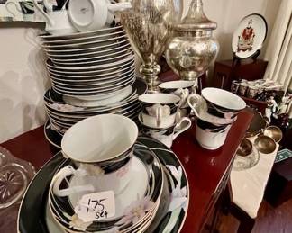 China & Full Kitchen