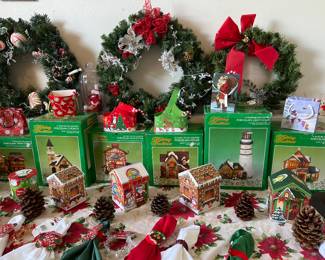 Holiday traditions lighted porcelain houses