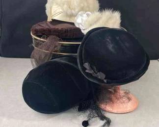 Variety Of Vintage Ladies Hats * Fur * Velvet
