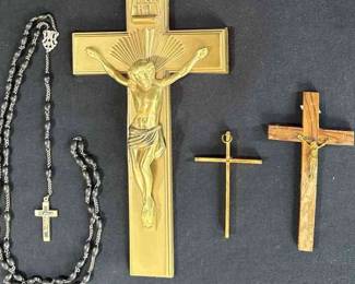 Beaded 27 Inch Rosary * 3 Vintage Crucifixes
