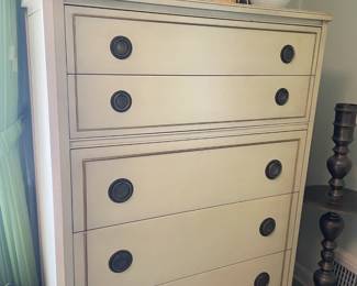 Broyhill? Bedroom Chest & Accessories