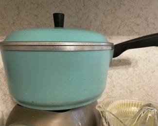 Cool Aqua Kitchen Aluminum Cooking Pan w/Lid