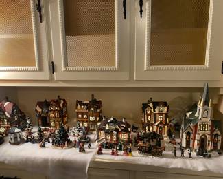 Beautiful lighted Christmas village w accessories. 