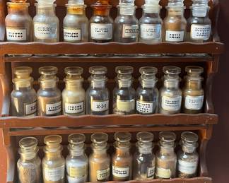 3 shelf wall hanging spice rack with glass spice containers