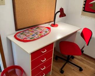 Retro Red & White Desk + Vintage Rabami Stole Kevi Swivel Desk Chair