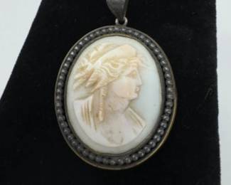 Vintage Carved Cameo Pendant - 1.25"