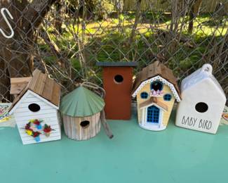 Charming Avian Abodes: 5 Cute Birdhouses