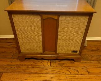 Vintage Zenith Stereo Cabinet