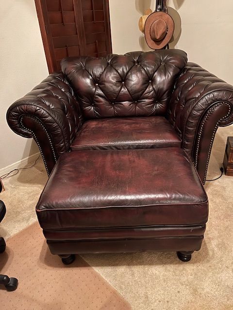 Oversized SUPER COMFY chair and ottoman