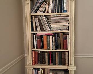 Great book case and lots of books - this matches the bookcase in the "office" 