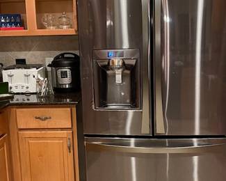 This fridge works great