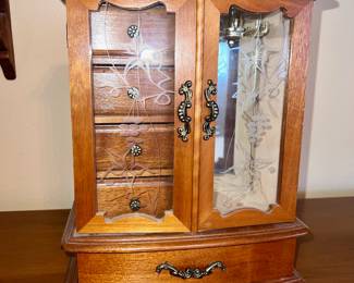 Wood Musical Jewelry Box