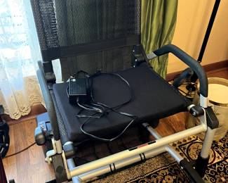 Zinger Powered Folding Chair