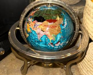 desk top marble globe