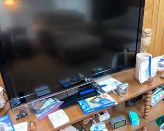 an  av mess lol personal speakers batteries n more