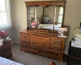 Five piece Broyhill, Bedroom Set king size cannonball bed