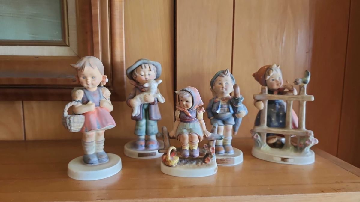  01 Collection Of Hummel Statues 