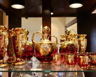 We have all kinds of vintage and antique dishes, glasses, and decor many which are not shown in the photos.