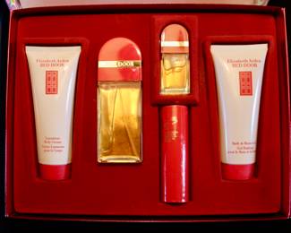 Elizabeth Arden Red Door luxury perfume set 