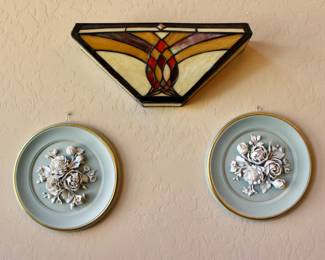 Floral plate hanging wall decor