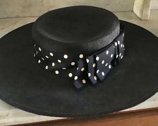 Women's elegant sun hat 